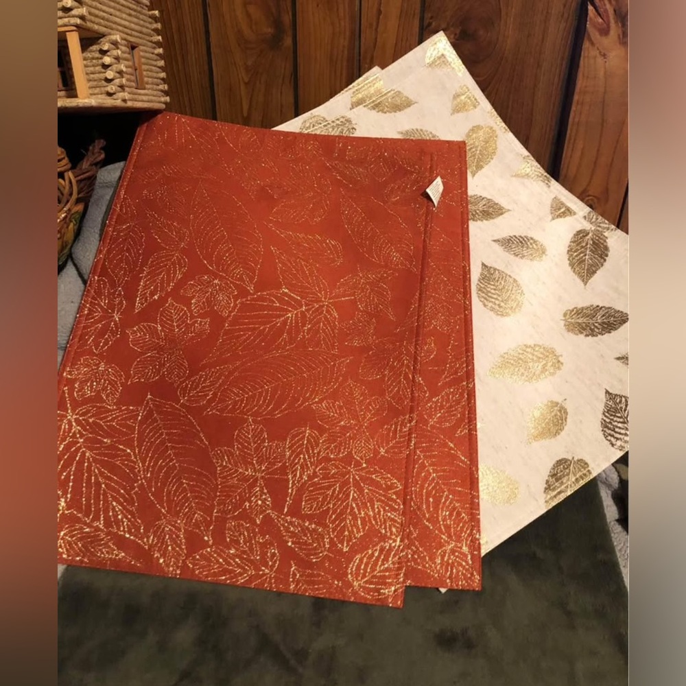 Red and Gold Leaf Patterned Placements (8)